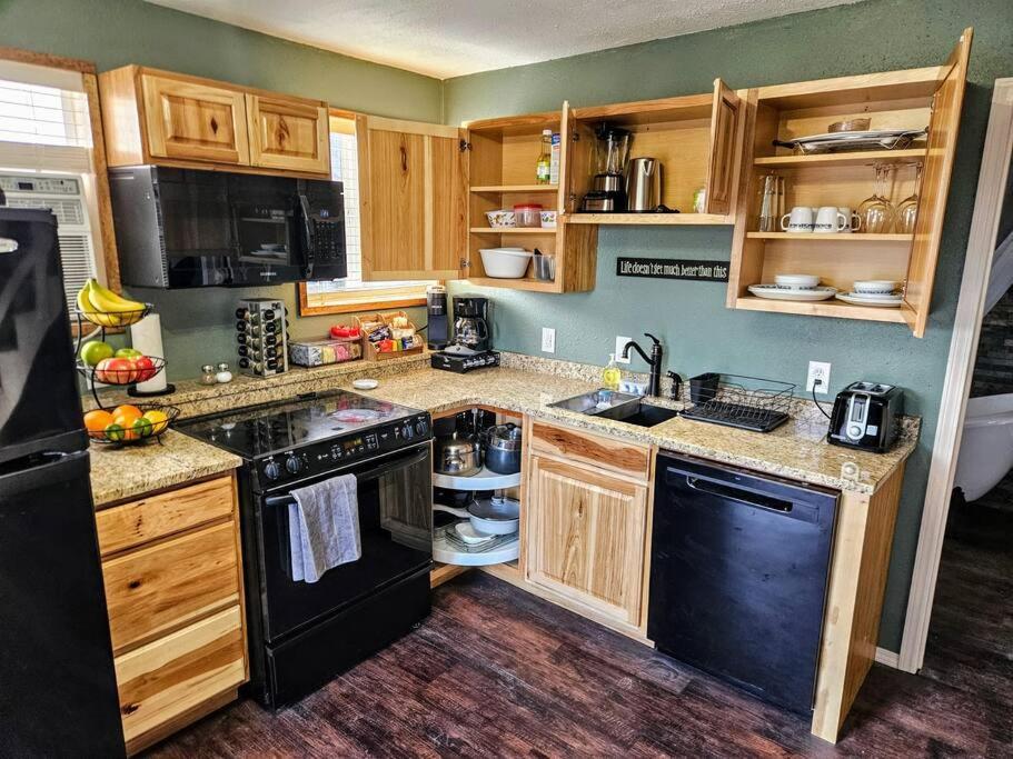 Private Cabin- Breakfast - Double Tub - 75In Tv - Sup - Washer Dryer - Bbq West Point Kültér fotó
